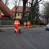Mitarbeiter der BSR bei der Laubbeseitigung
