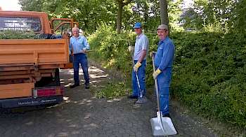 Unsere .alten Säcke. kümmern sich seit 11 Jahren um die Grünanlagen der Felix-Fechenbach-Gesamtschule und der Grundschule-Nord.