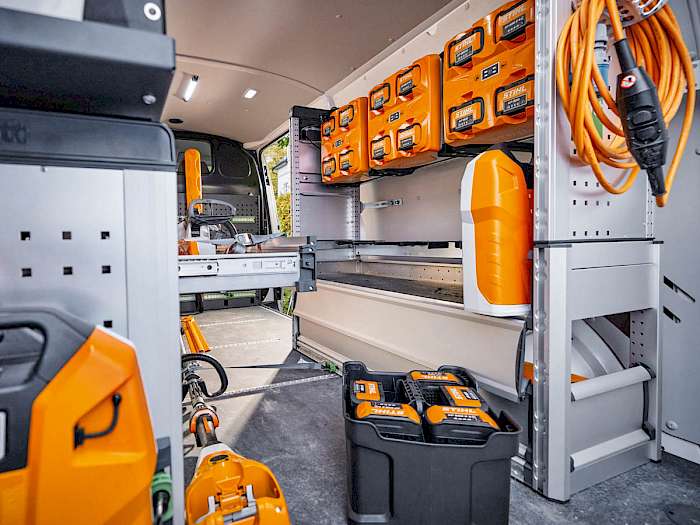 Fahrzeug mit Ladestation