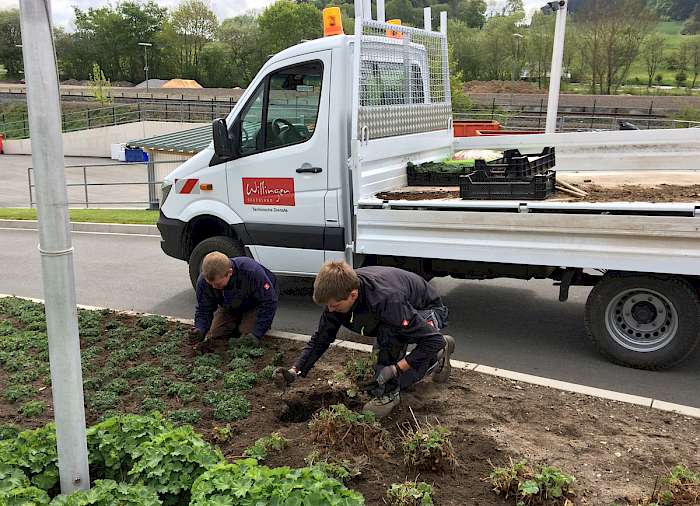 Azubi und Chef im einsatz
