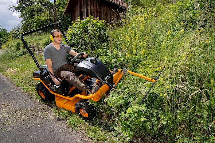 Hochgrasmäher mit Scheuchvorrichtung